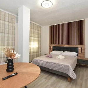 Appartamento Jeta Studio&rooms, Zara